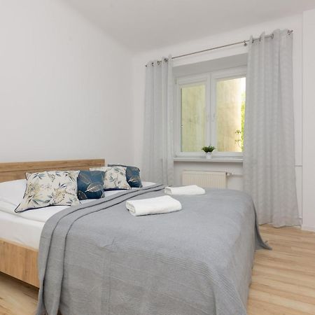 Bright Apartment Wola Near Metro Station By Noclegi Renters Warsaw Luaran gambar
