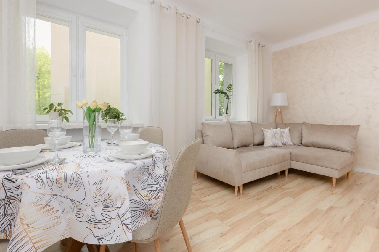 Bright Apartment Wola Near Metro Station By Noclegi Renters Warsaw Luaran gambar