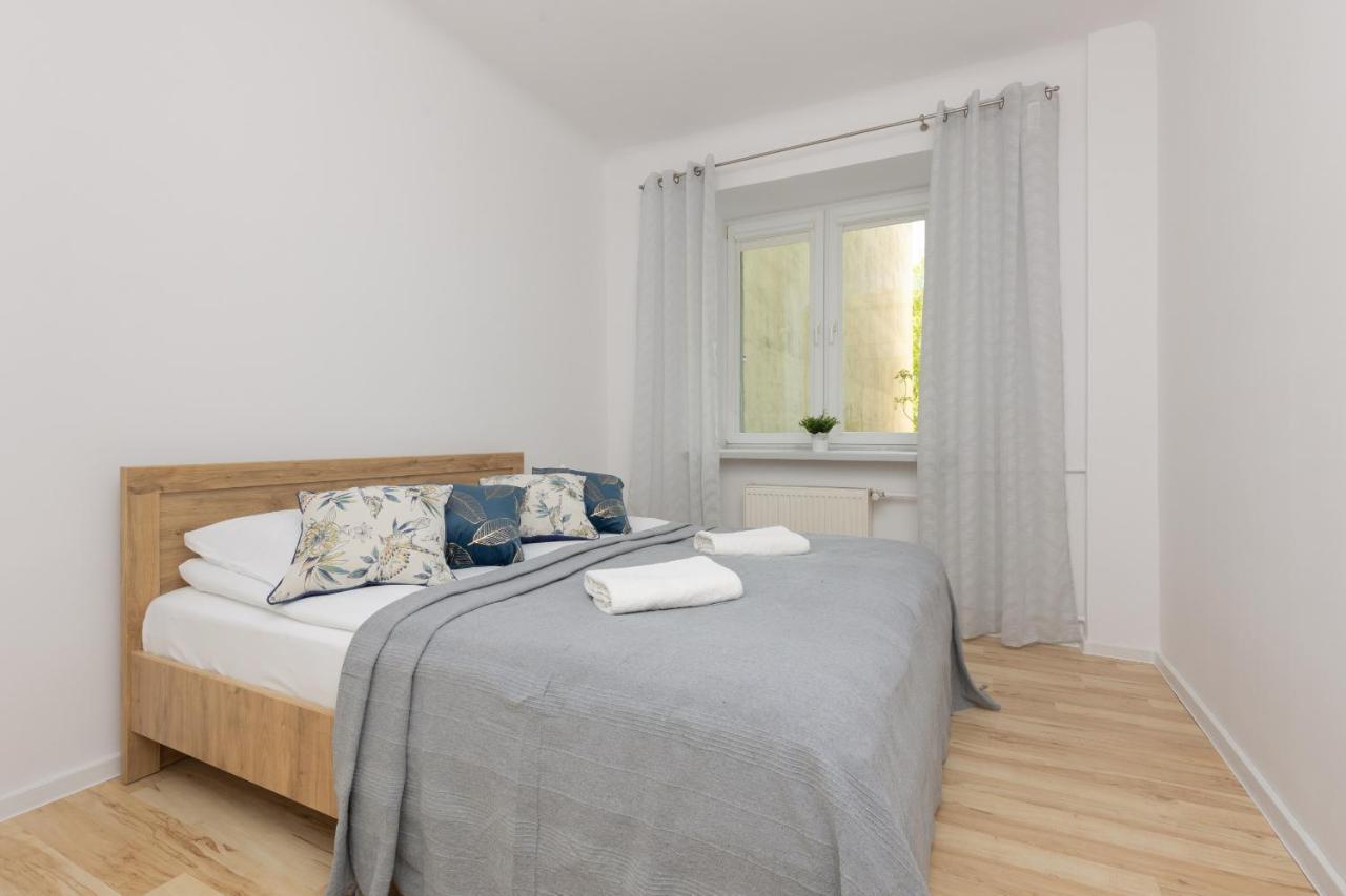 Bright Apartment Wola Near Metro Station By Noclegi Renters Warsaw Luaran gambar